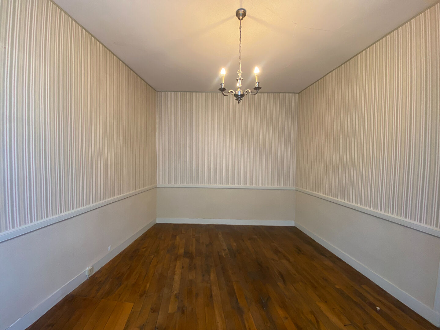 Photo MAISON - MIREBEAU CENTRE - 150m² image 5/6