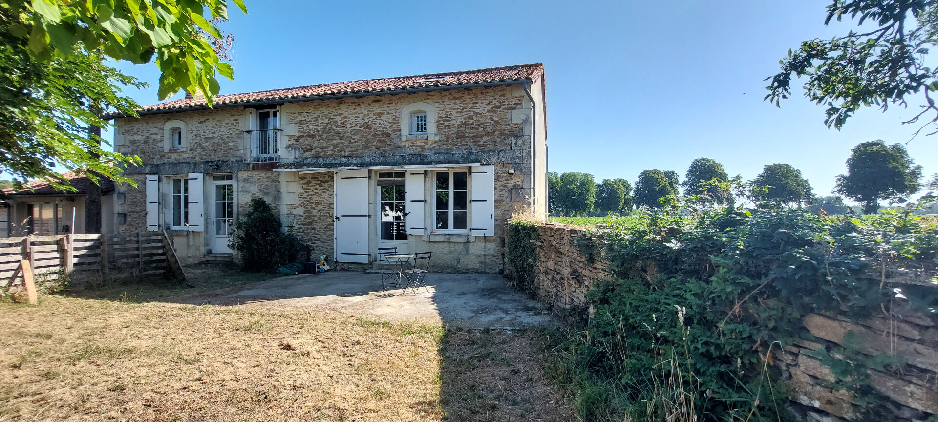 Agence immobilière de ALIENOR iMMOBILIER Lencloitre
