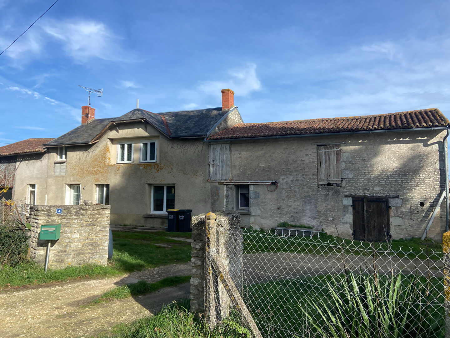 Agence immobilière de ALIENOR iMMOBILIER Lencloitre