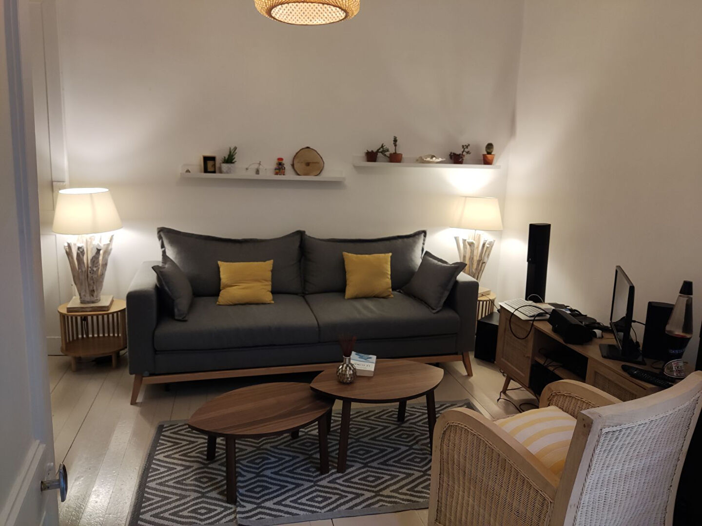 Photo T2 - eau et internet compris image 1/5