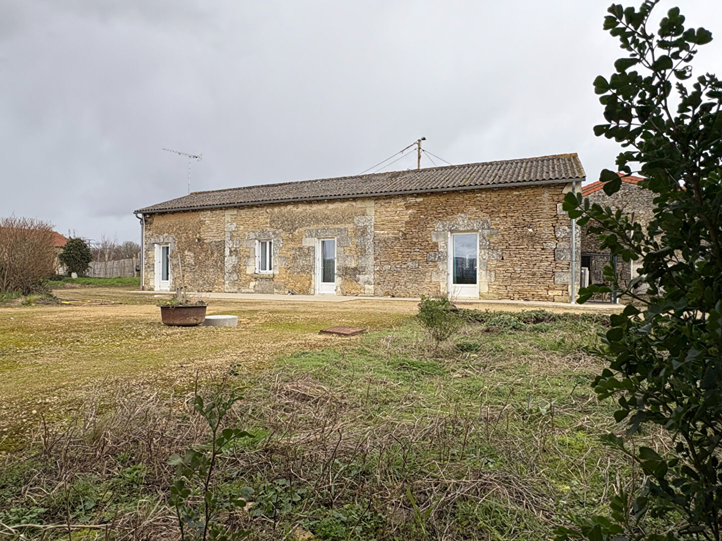 Agence immobilière de ALIENOR iMMOBILIER Lencloitre