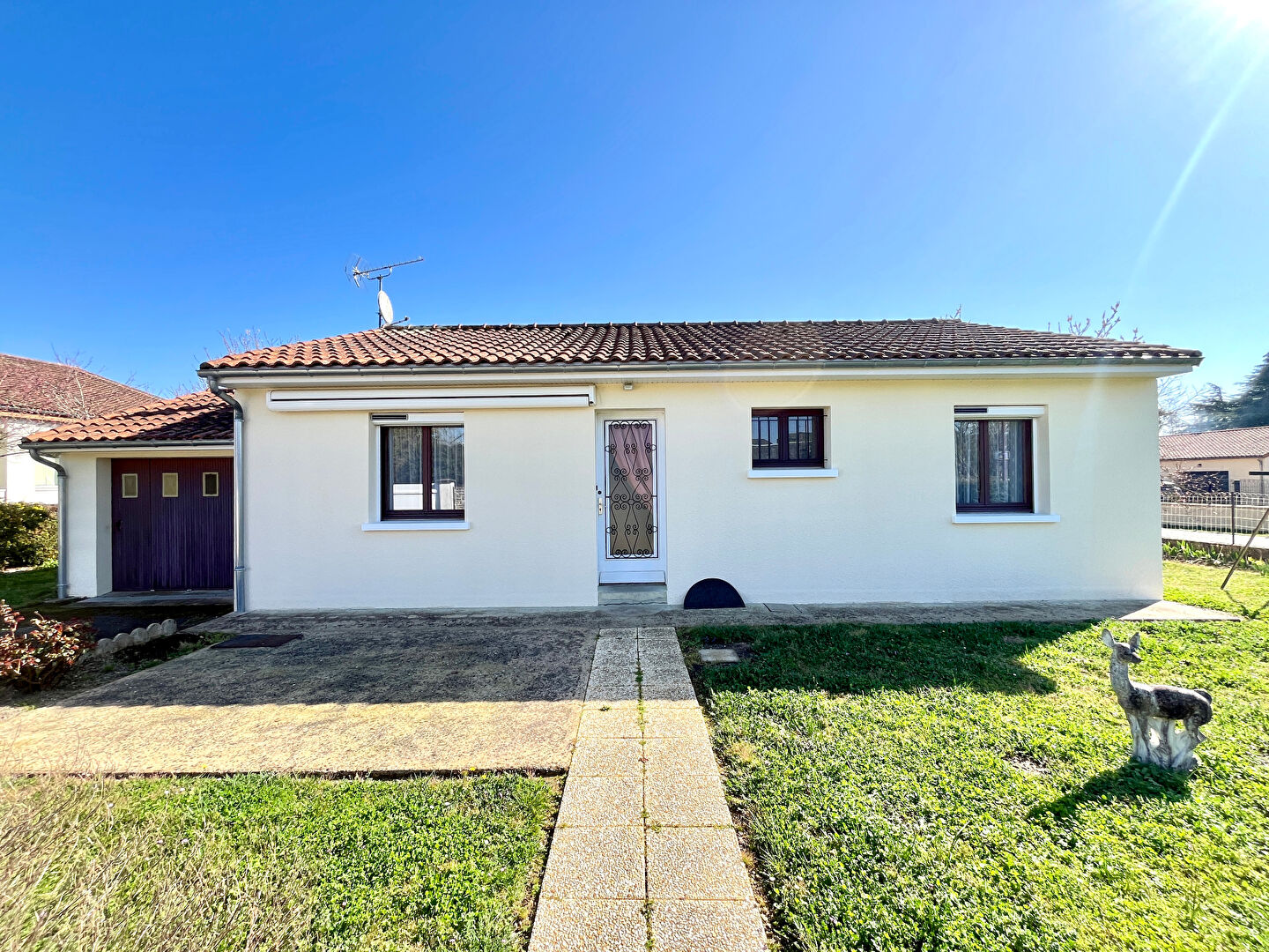 Agence immobilière de ALIENOR iMMOBILIER Lencloitre