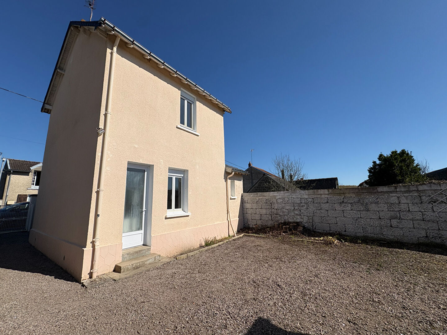 Agence immobilière de ALIENOR iMMOBILIER Lencloitre