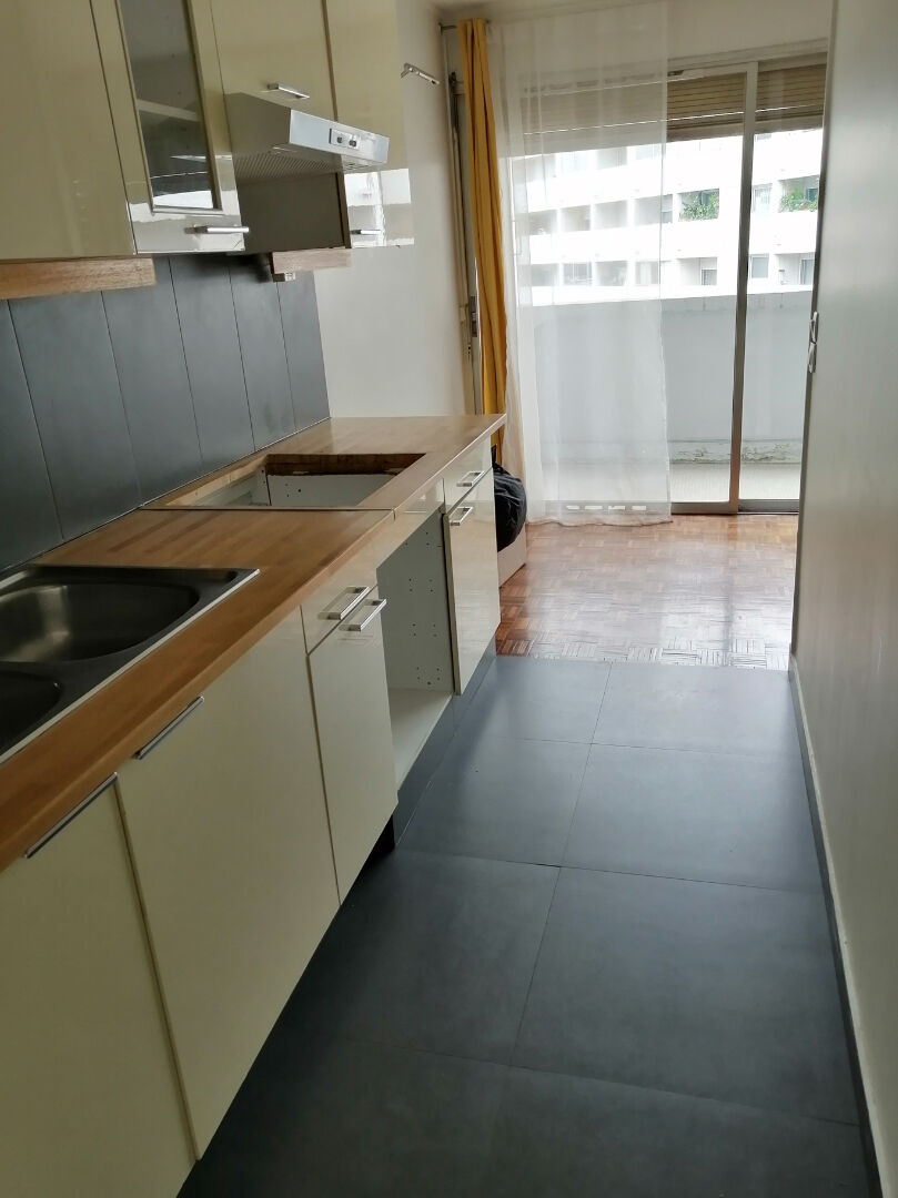 Photo rue picpus 75012, Appartement  2 pièce(s) 50 m2 balcon image 4/6