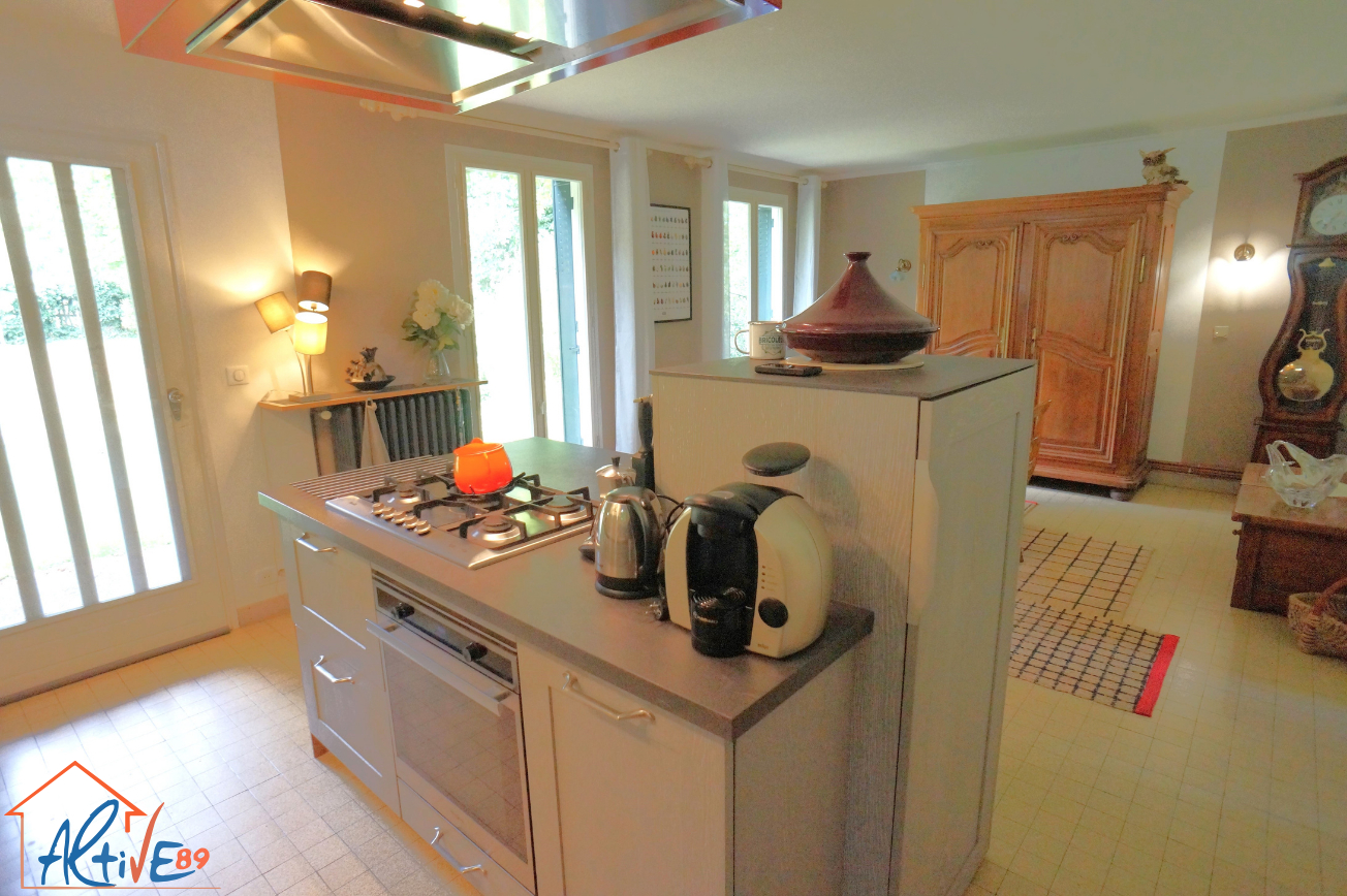 Photo Maison ancienne à La Celle Saint Cyr de 147 m² et 2em habitation de 54m² à 1H30 de PARIS, proximité de Joigny image 6/6