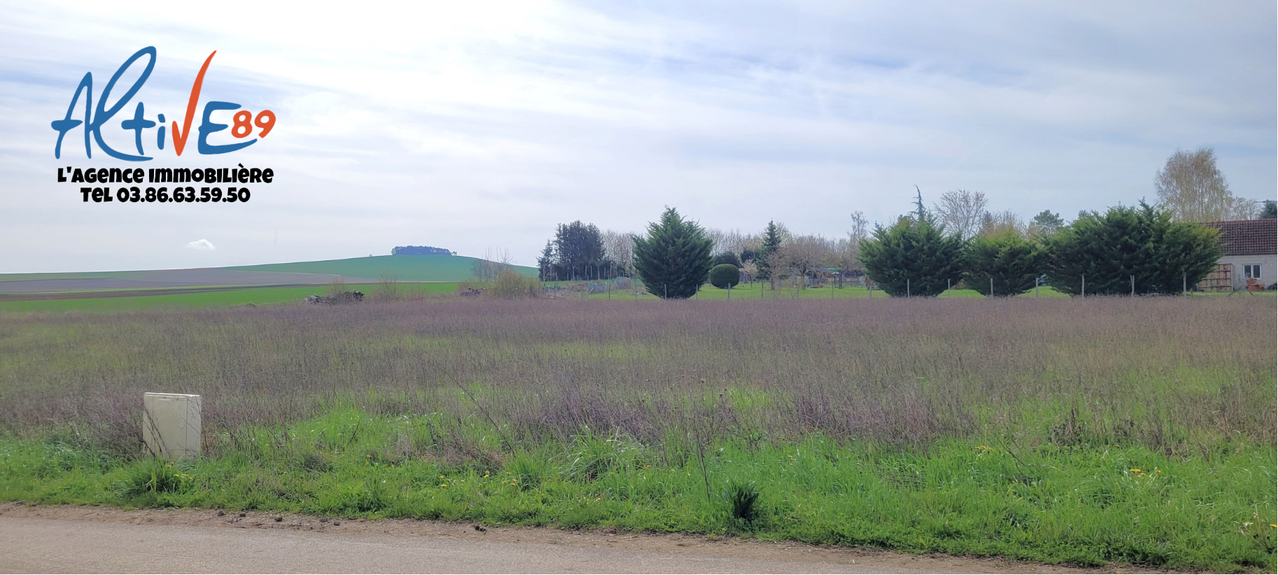 Terrain viabilisé à Senan 1012m² constructible façade de 22m à 5 minutes de Joigny