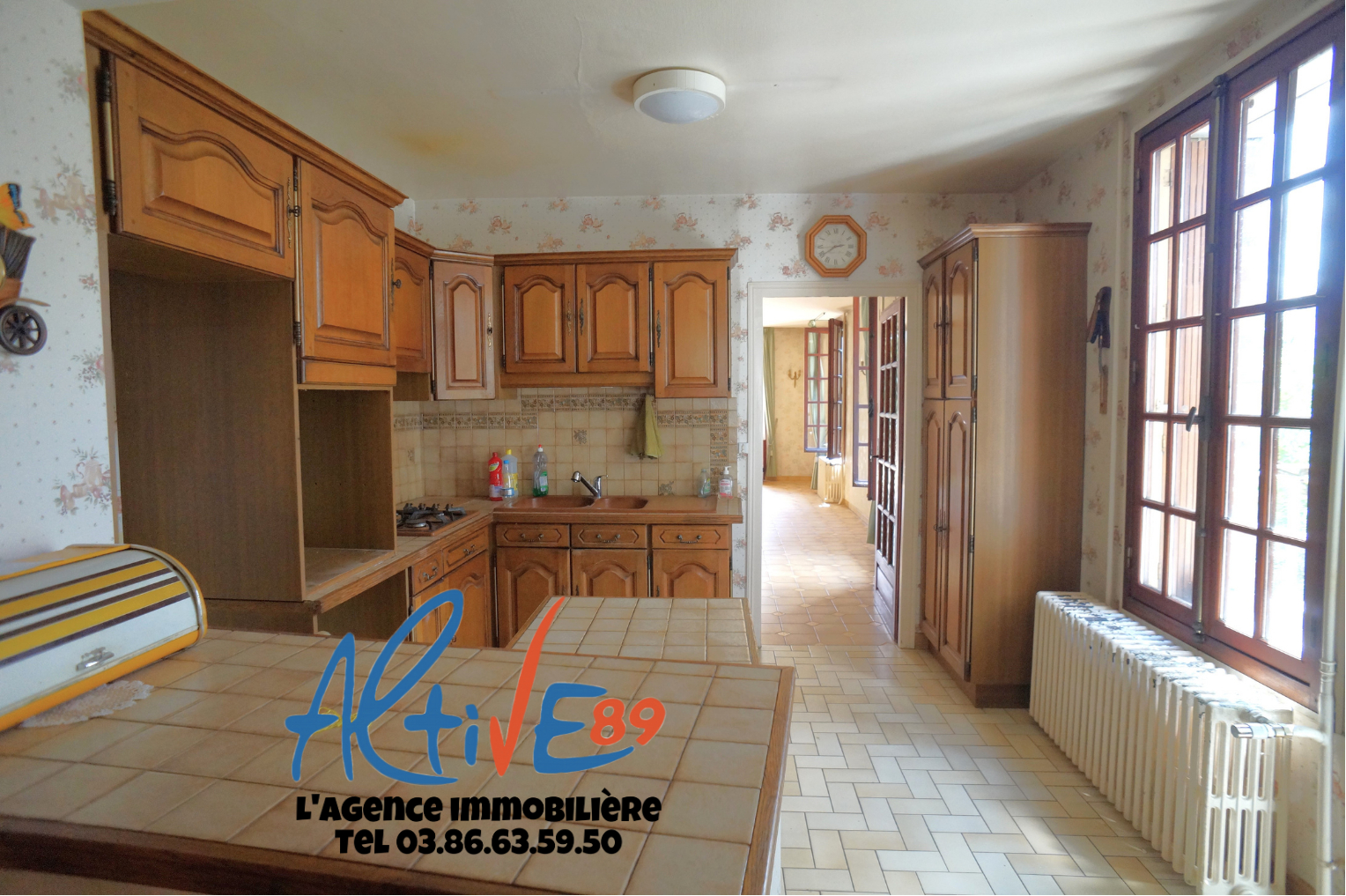 Photo Maison au centre d'Aillant-Sur-Tholon, tous commerces avec grand garage image 2/6