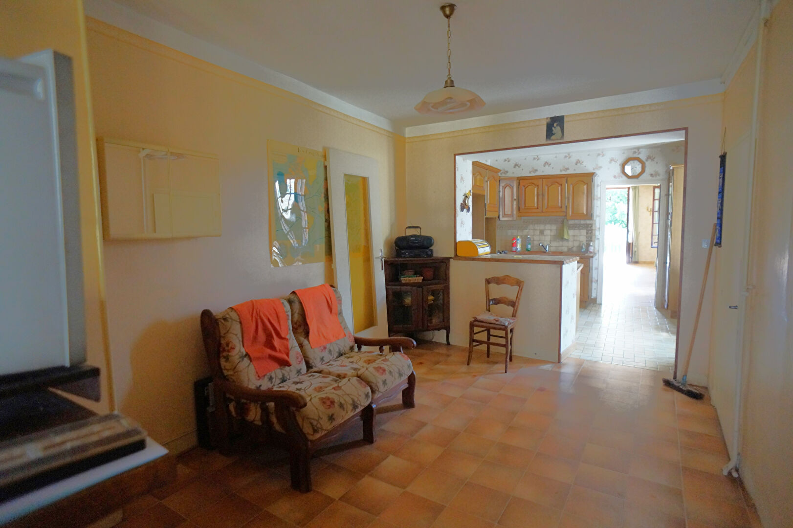 Photo Maison au centre d'Aillant-Sur-Tholon, tous commerces avec grand garage image 4/6