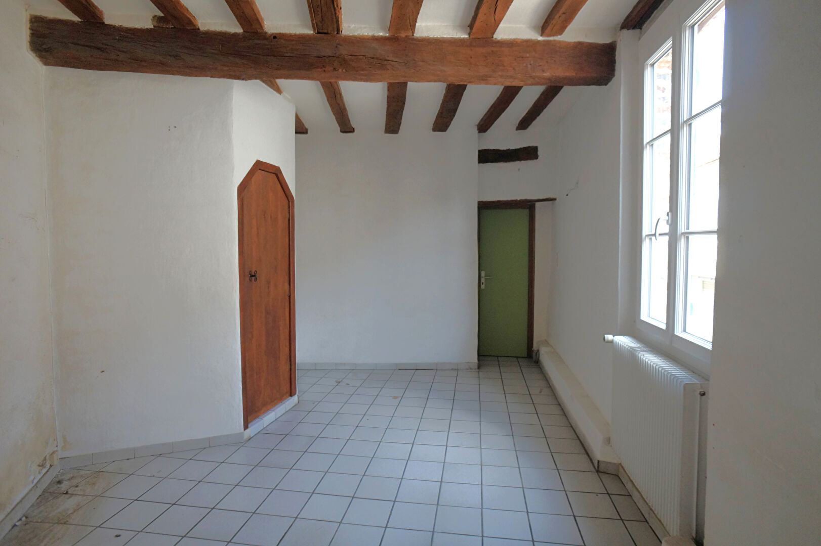 Photo Immeuble au centre d'Aillant comprenant 2 logements ou local commercial image 5/6