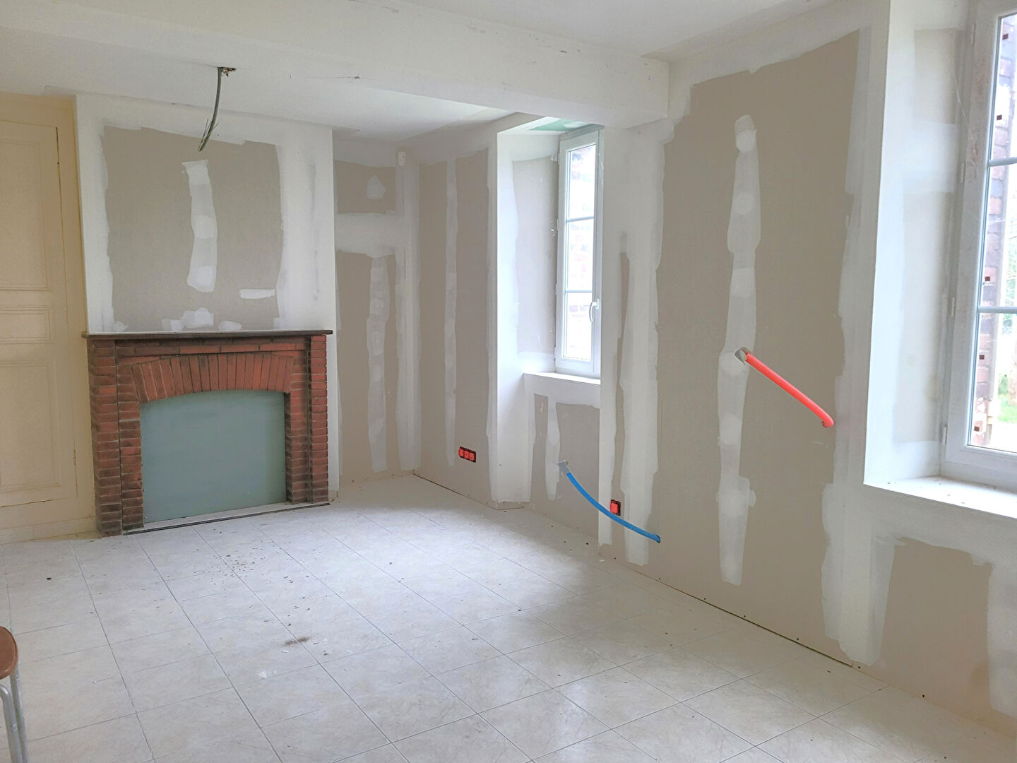 Photo Maison secteur Chamvres sur jardin de 490m² et dépendances image 3/6