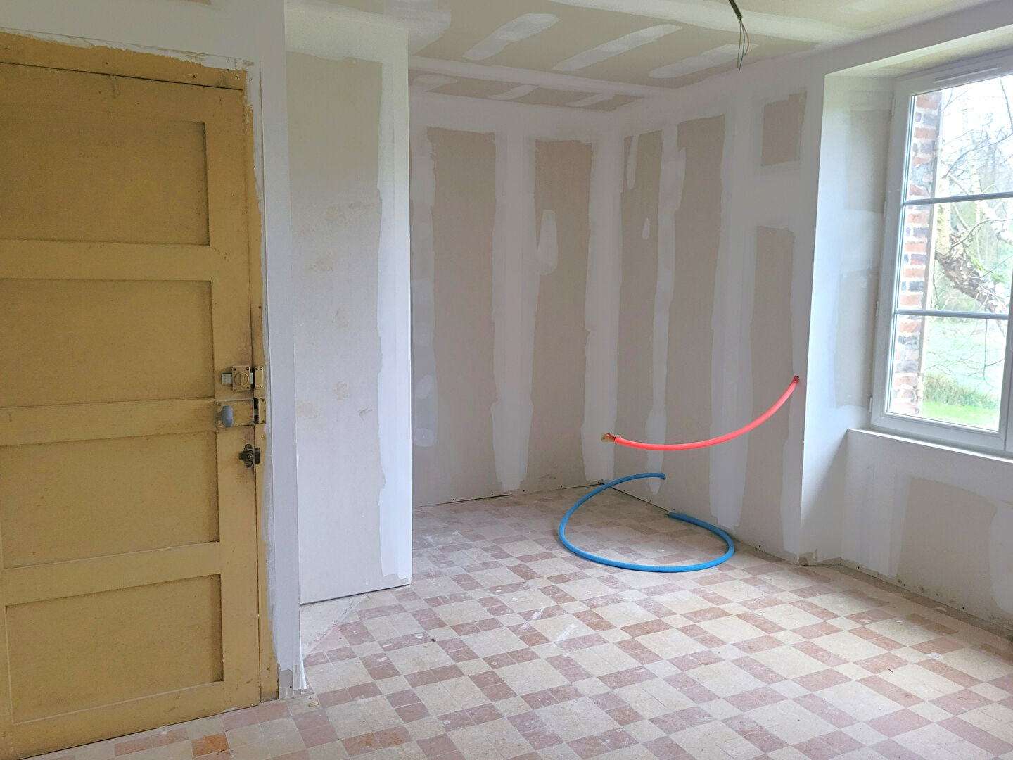 Photo Maison secteur Chamvres sur jardin de 490m² et dépendances image 5/6