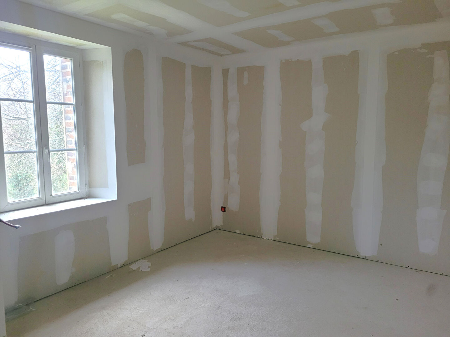 Photo Maison secteur Chamvres sur jardin de 490m² et dépendances image 6/6