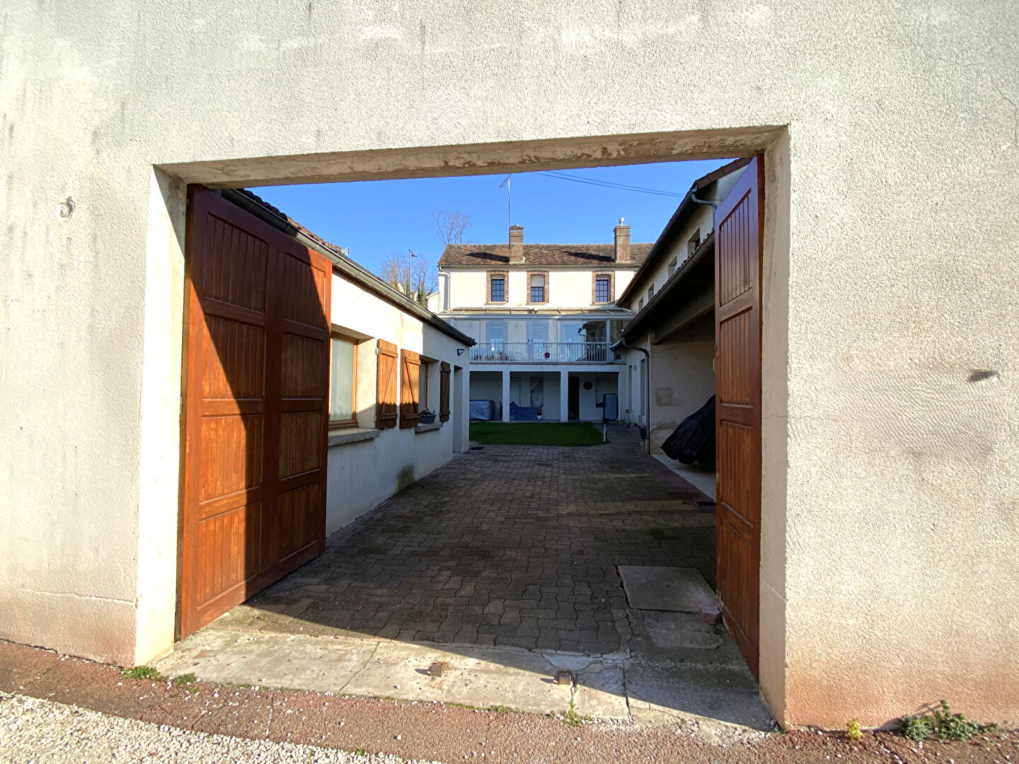 Photo Maison centre de  Joigny  idéal profession libéral ou grande famille. image 2/6