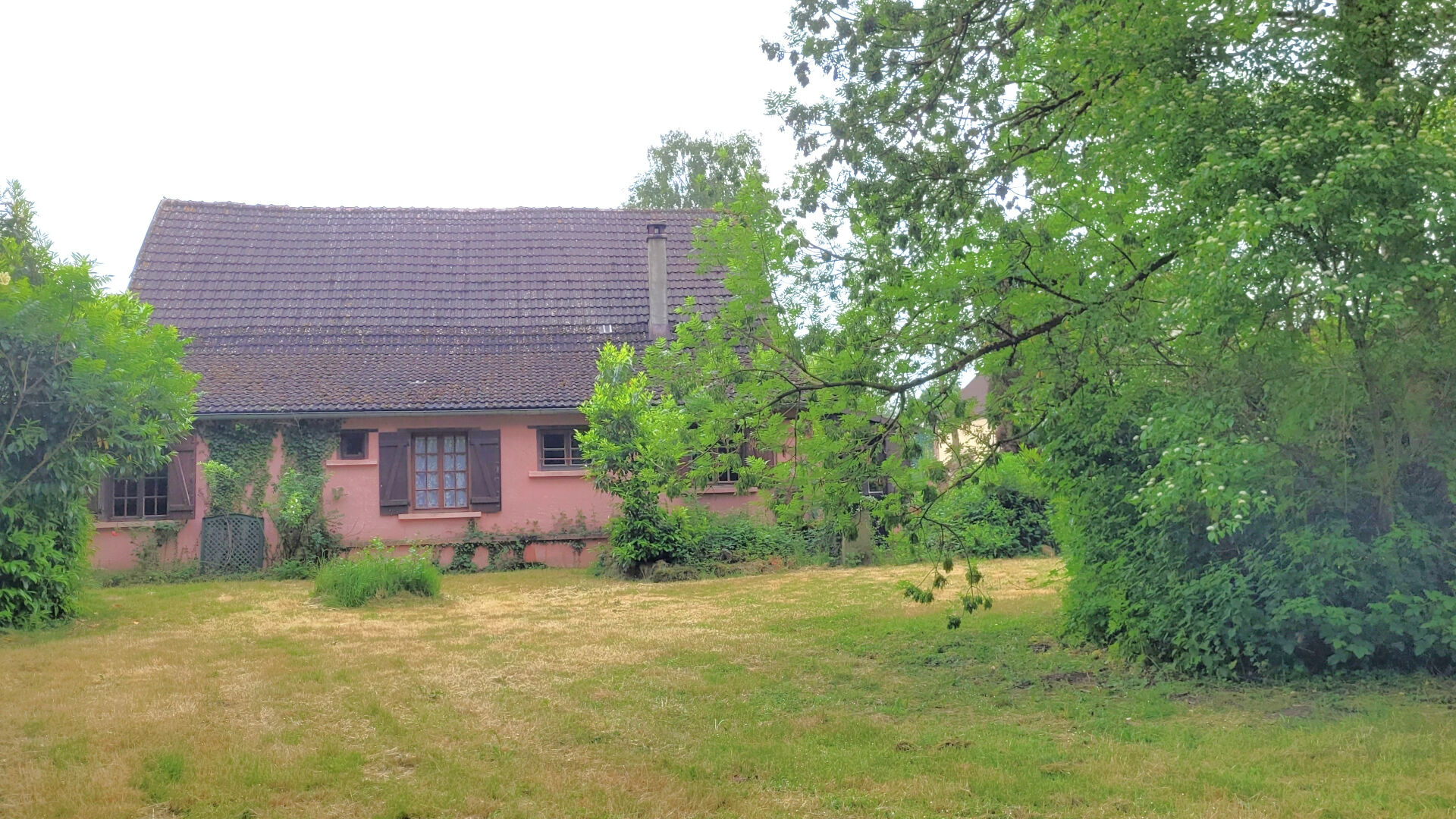 Photo Maison ancienne sur la commune de Tannerre-En-Puisaye entre Toucy et Saint Fargeau avec terrain de 1360m² image 1/6