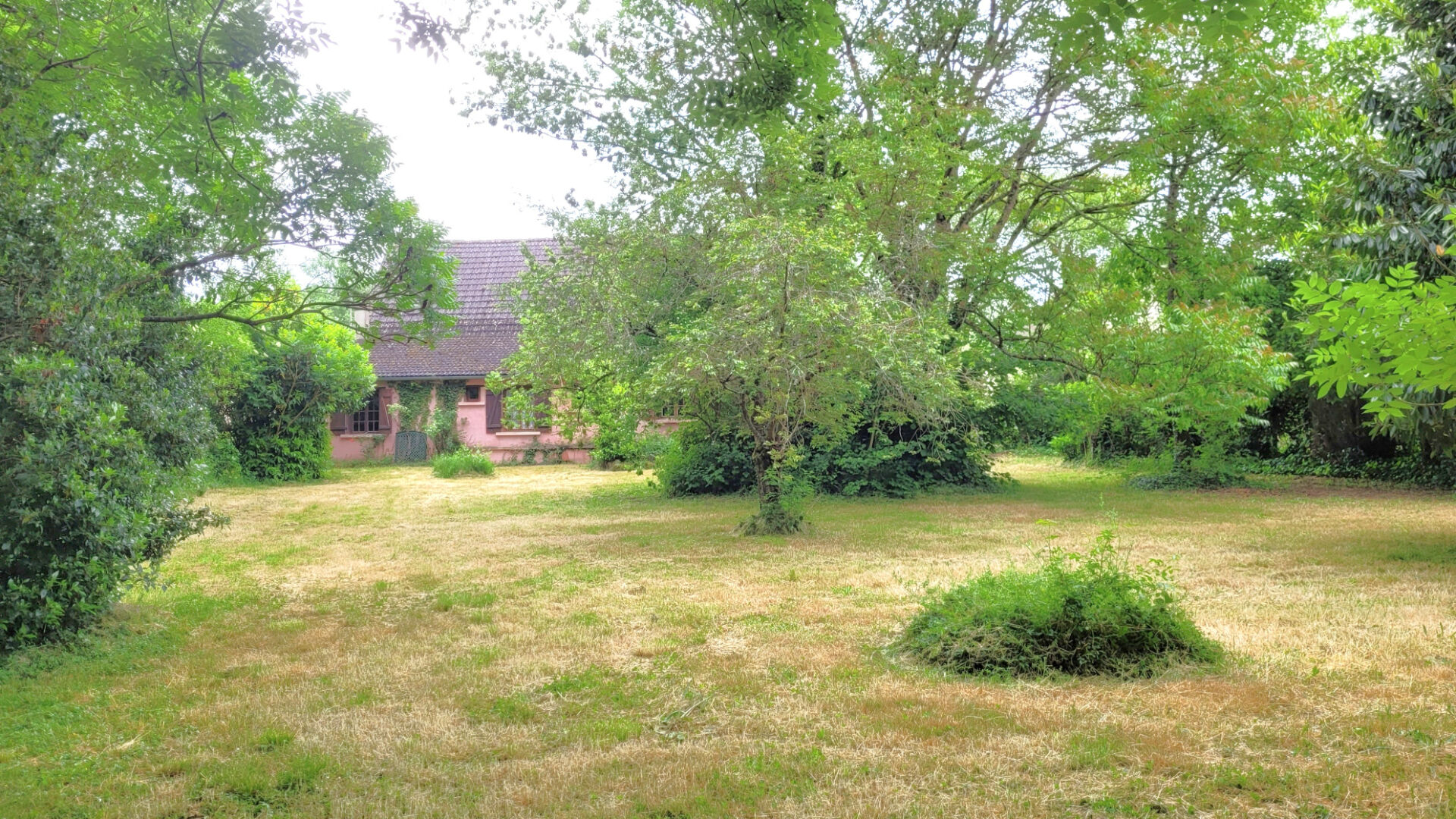Photo Maison ancienne sur la commune de Tannerre-En-Puisaye entre Toucy et Saint Fargeau avec terrain de 1360m² image 2/6