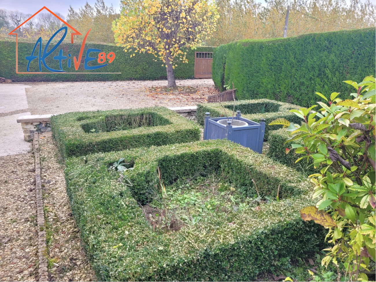 Photo Ancienne fermette rénovée avec goût du 19ème siècle - Secteur Joigny Champlay 5 minutes gare et 1H15 de PARIS image 3/6