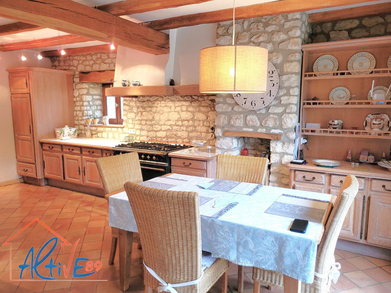 Photo Ancienne fermette rénovée avec goût du 19ème siècle - Secteur Joigny Champlay 5 minutes gare et 1H15 de PARIS image 4/6