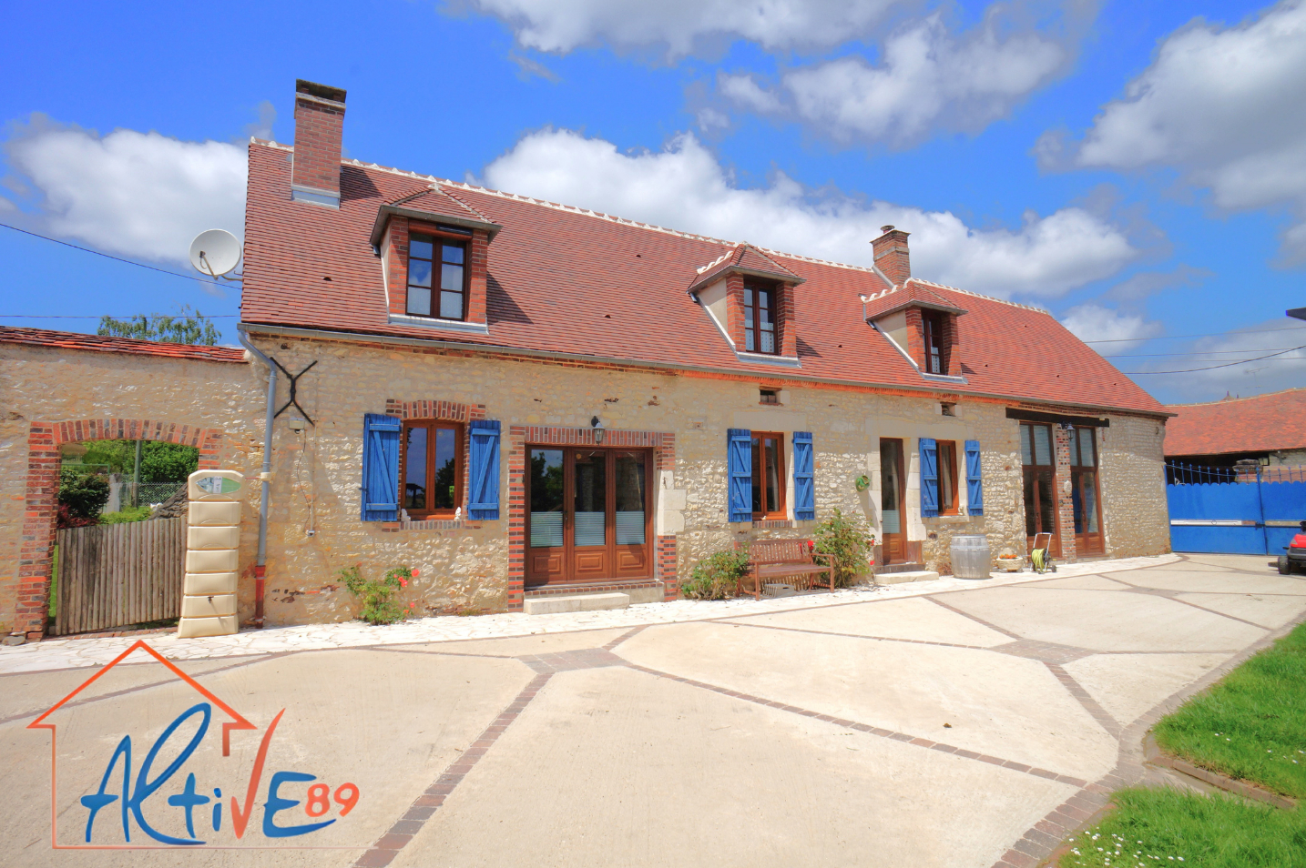 Photo Propriété composée de plusieurs bâtiments sur le secteur de Lindry de 275m² à 10-15 minutes d'Auxerre sans travaux image 3/6