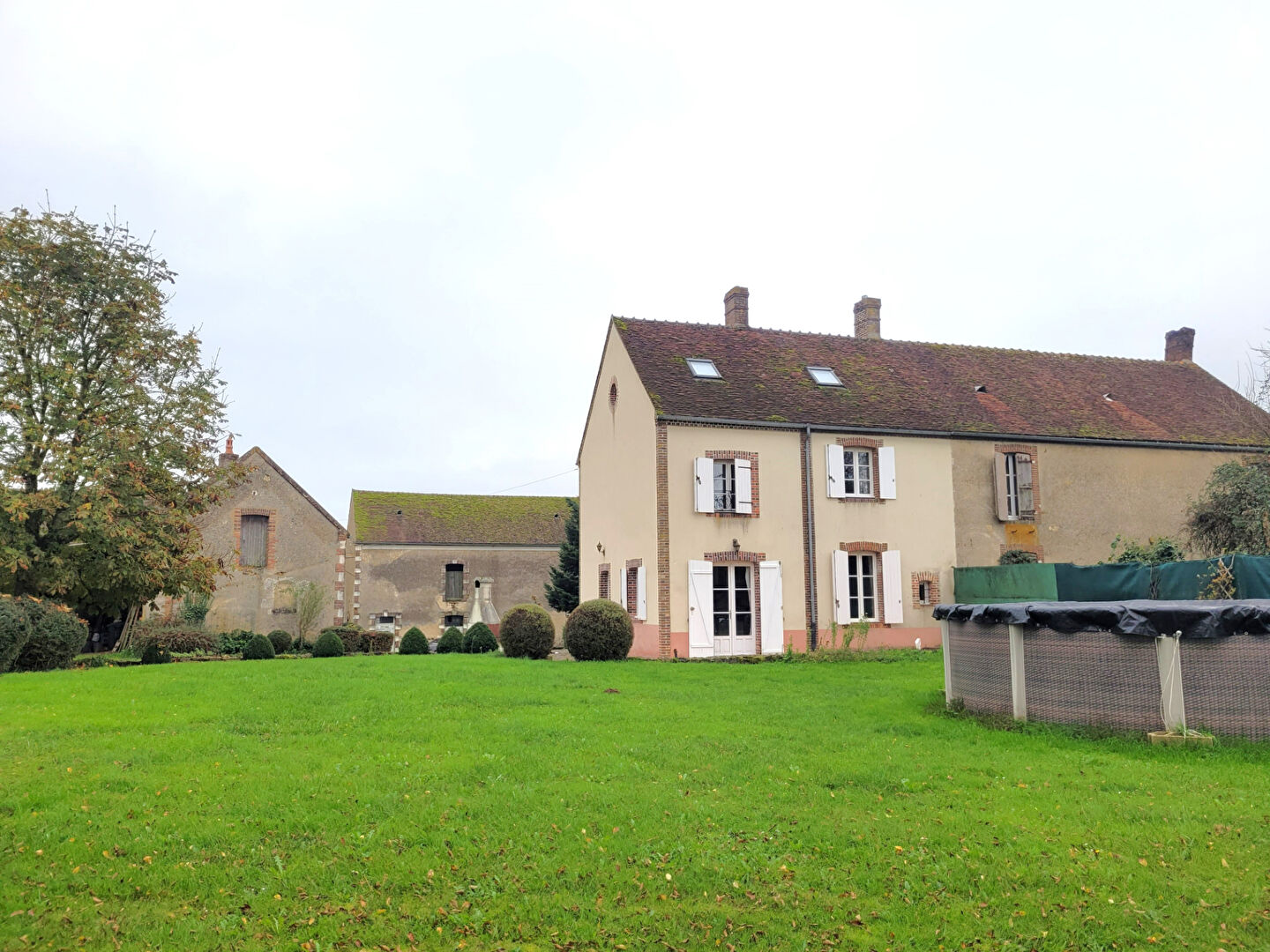 Photo Ferme et dépendances à 5 minutes de TOUCY sur 5.5 hectares de terrains et forêt image 5/6