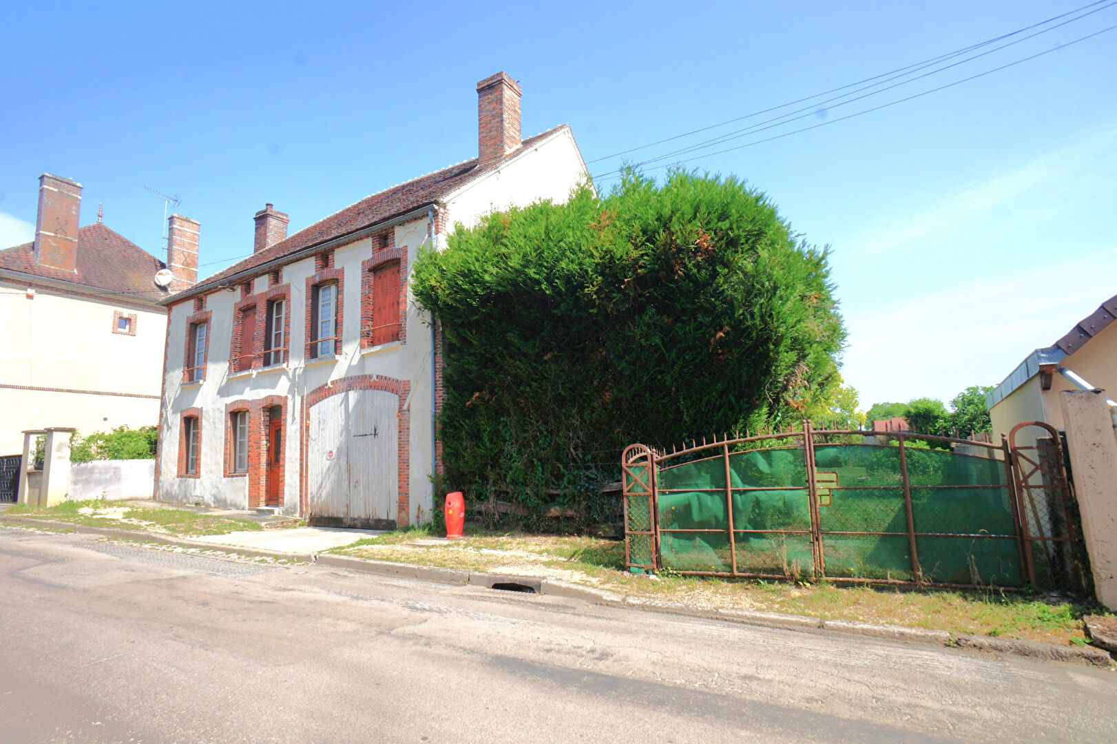 Maison sur Montholon à 5 minutes d'Aillant et 1H30 de Paris entre Joigny et Auxerre