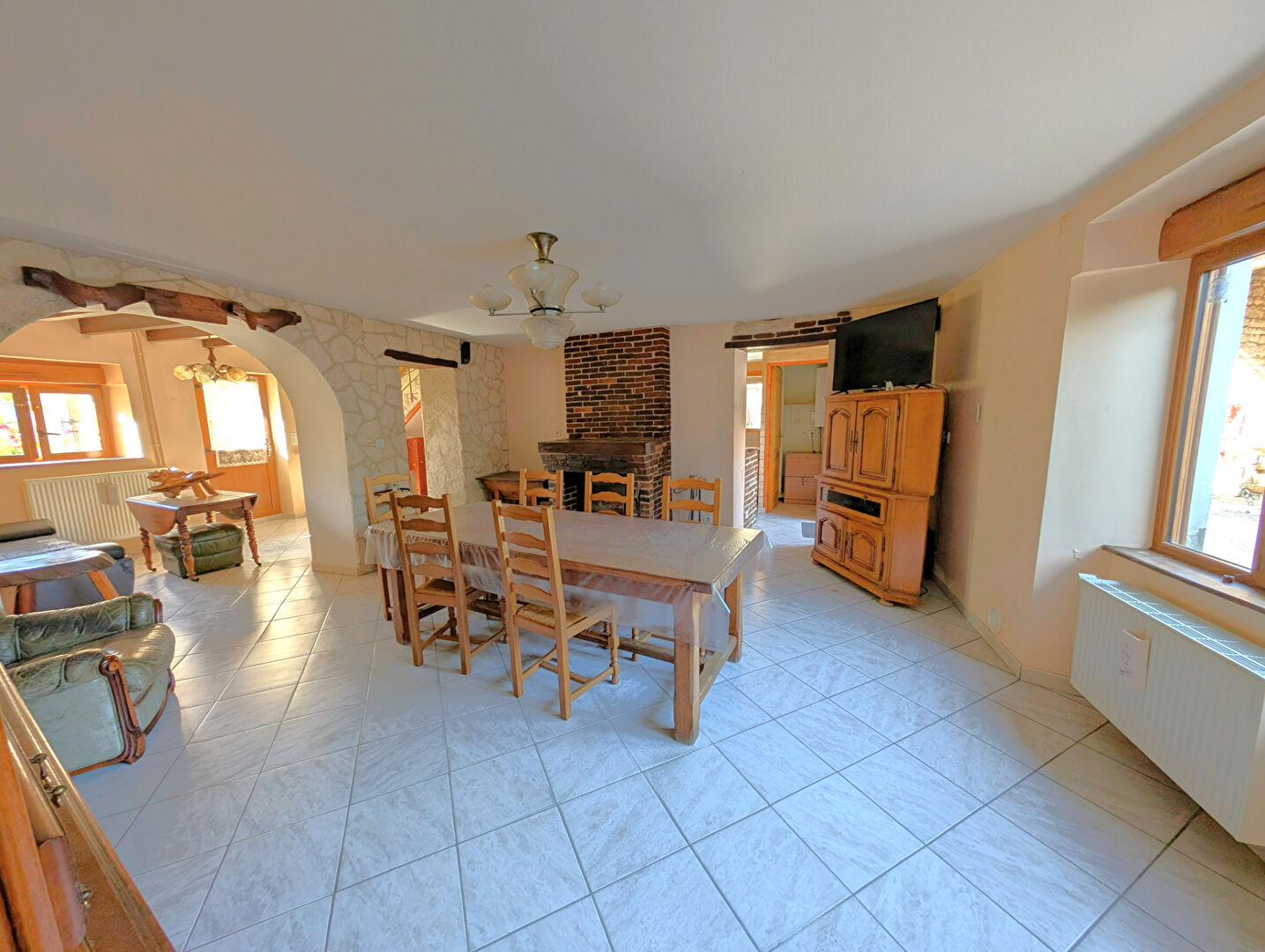 Photo Maison ancienne sans travaux sur le secteur de Pourrain entre Auxerre et Toucy de 90m² habitable et son jardin de 770m² image 4/6