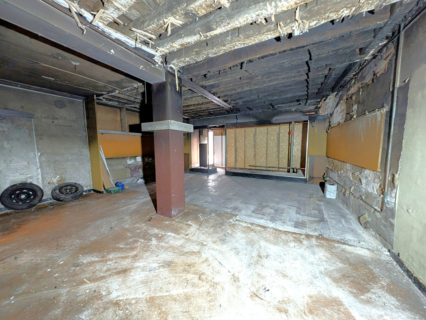 Photo Immeuble à Clamecy sur 3 niveaux de 180m² avec dépendance à l'arrière image 5/6