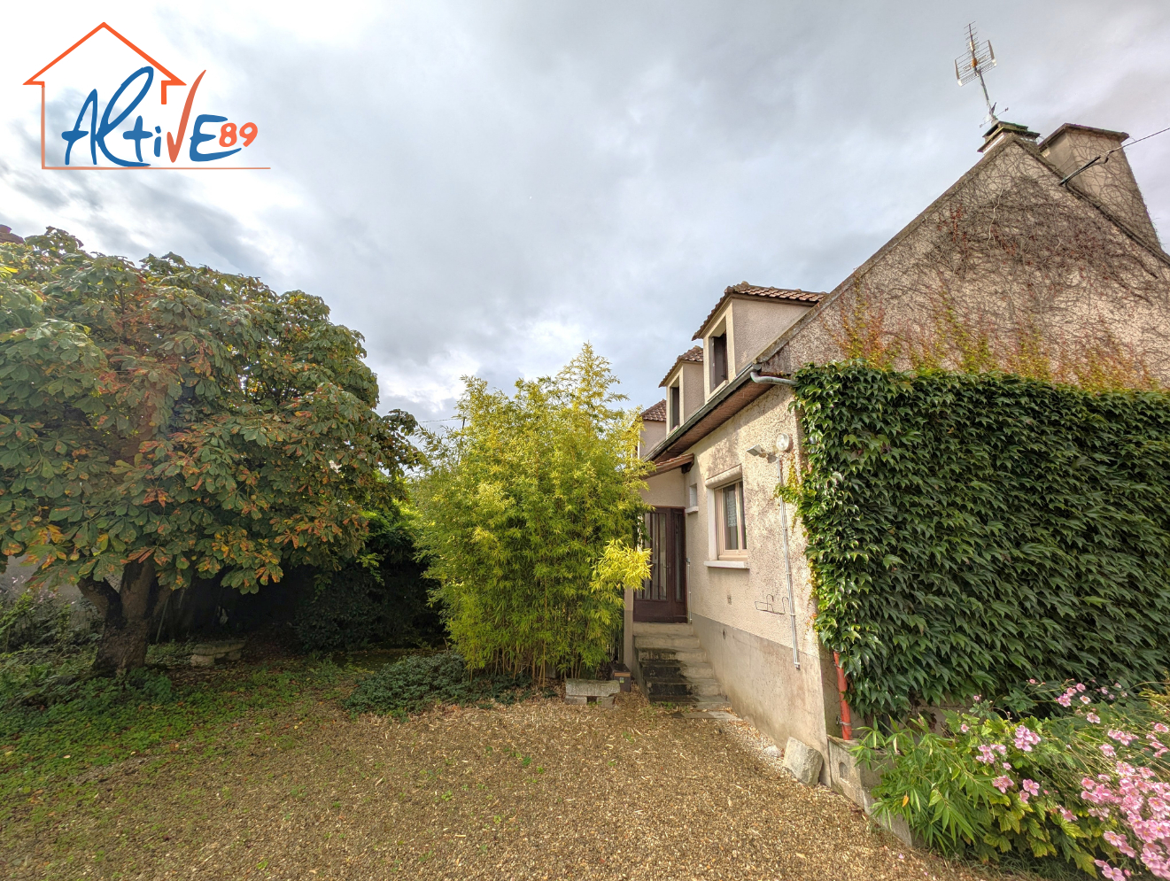 Maison spacieuse 6 chambres sur la commune de Chichery proche d'Auxerre et de Joigny avec jardin de 400m²
