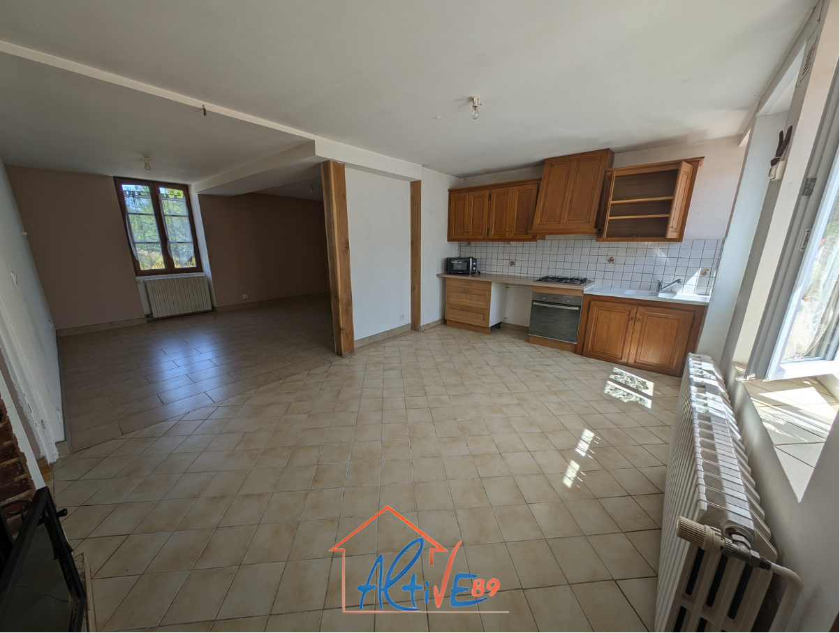 Photo Proche de Pourrain, maison de plain pied sur la commune de Diges de 177m² avec terrain de 3900m² et garage image 6/6