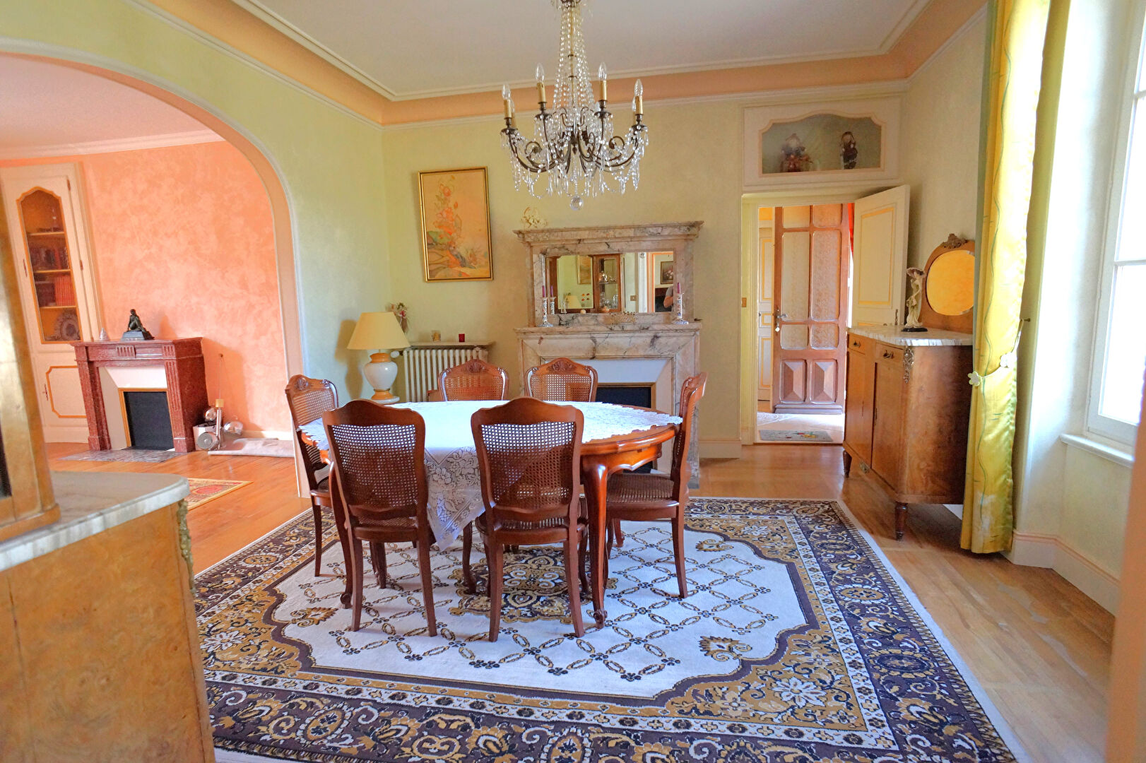 Photo Maison 5 minutes d'Appoigny 204m² habitable sur terrain de 2180m² comprenant 6 chambres, proche d'Auxerre. image 3/6