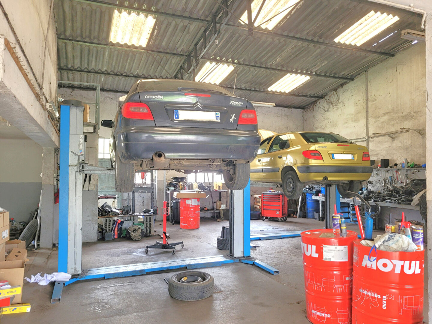 Photo Garage à Brienon Sur Armancon avec appartement image 3/6