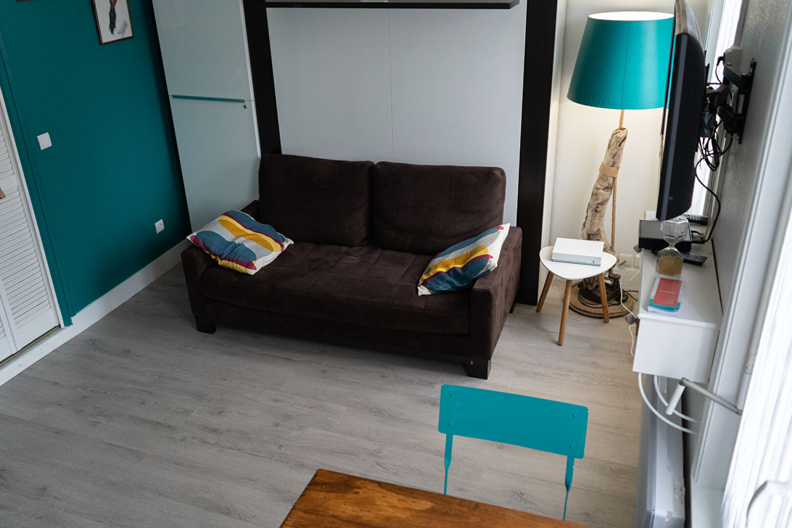 Photo ENTRE LA PLACE MORNY ET LA PLAGE, Charmant studio dans une Villa de 1930... image 3/6