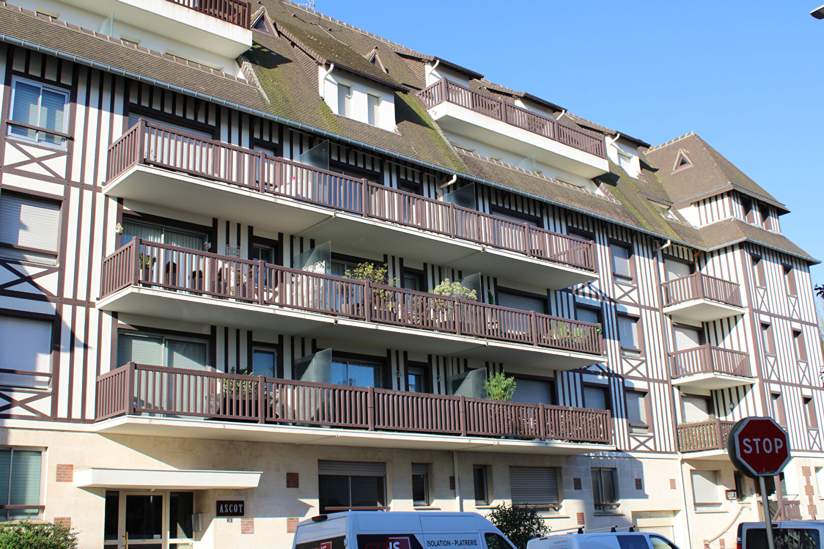 Agence immobilière de AMAJADE IMMOBILIER Saint Arnoult - AMAJADE IMMOBILIER