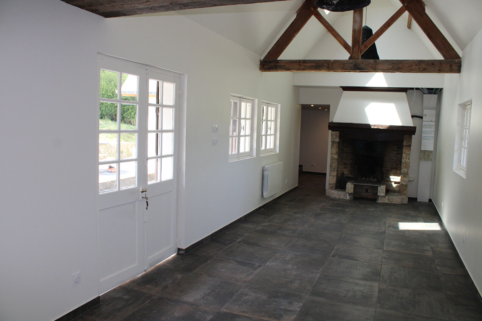 Photo ENTRE TROUVILLE SUR MER & HONFLEUR, Belle longère de 3 chambres entièrement rénovée... image 3/6