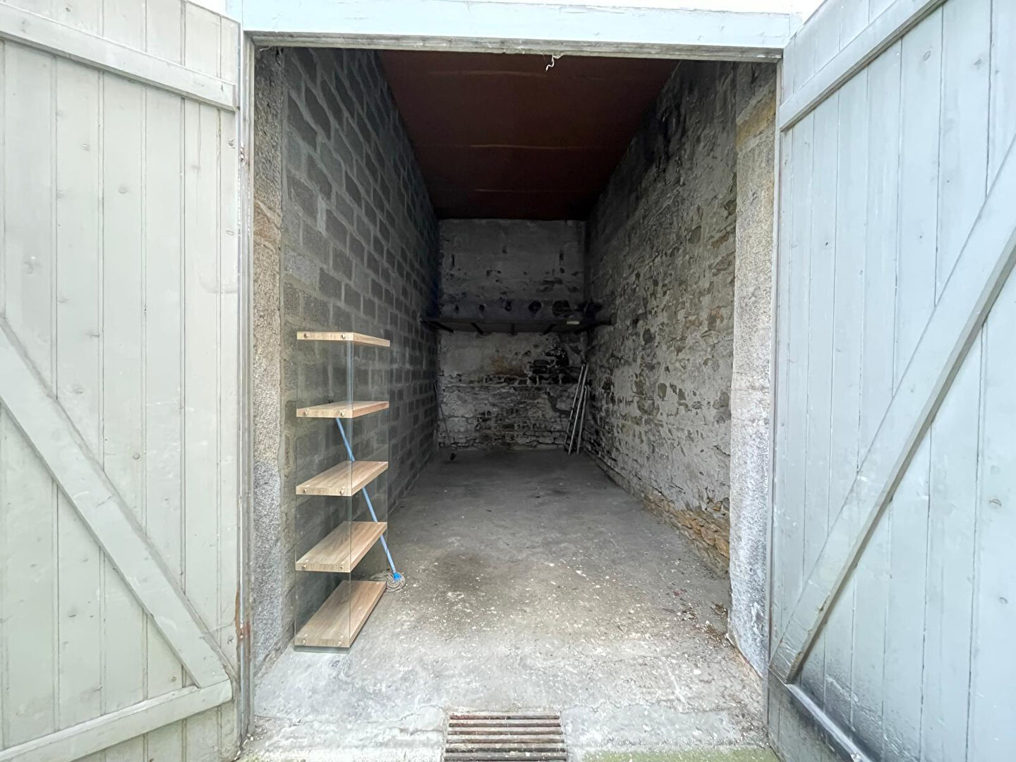 Photo Garage box fermé au sein d'une copropriété sécurisée - Quartier Charité Lyon 02 image 2/5