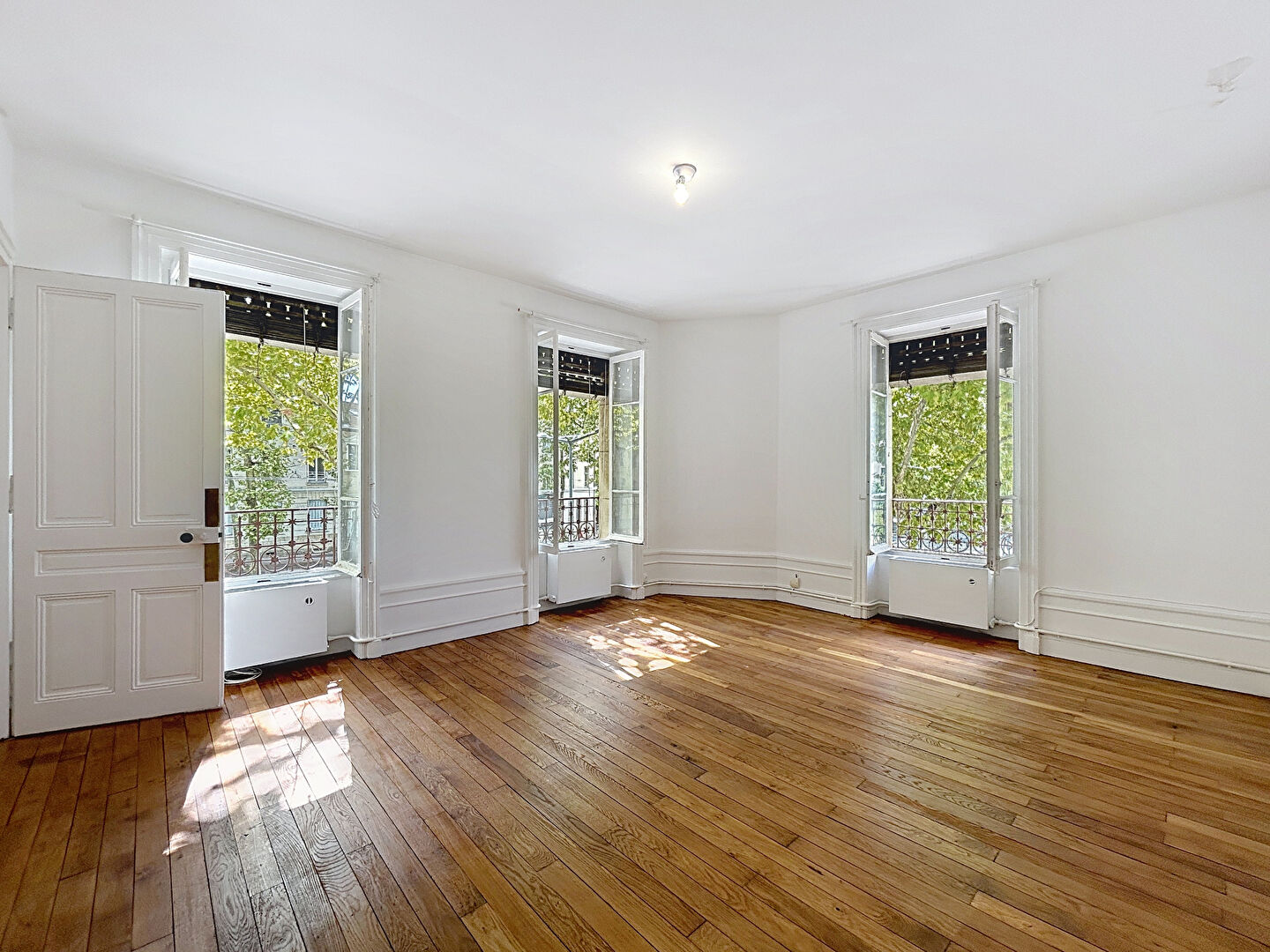 Photo CLOS JOUVE - T3 de 76m² LYON 04 CHARTREUX image 3/6