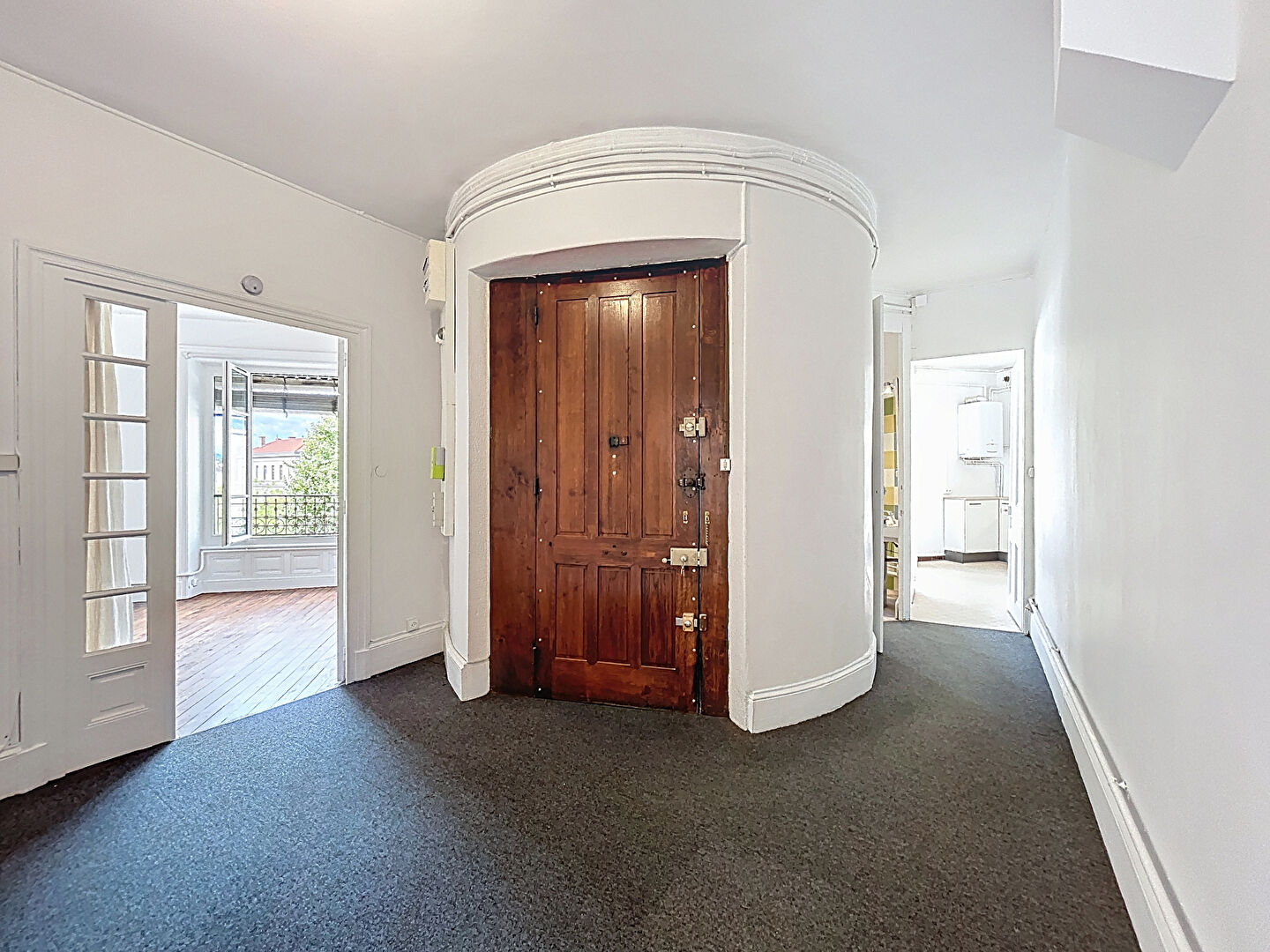 Photo CLOS JOUVE - T3 de 76m² LYON 04 CHARTREUX image 5/6