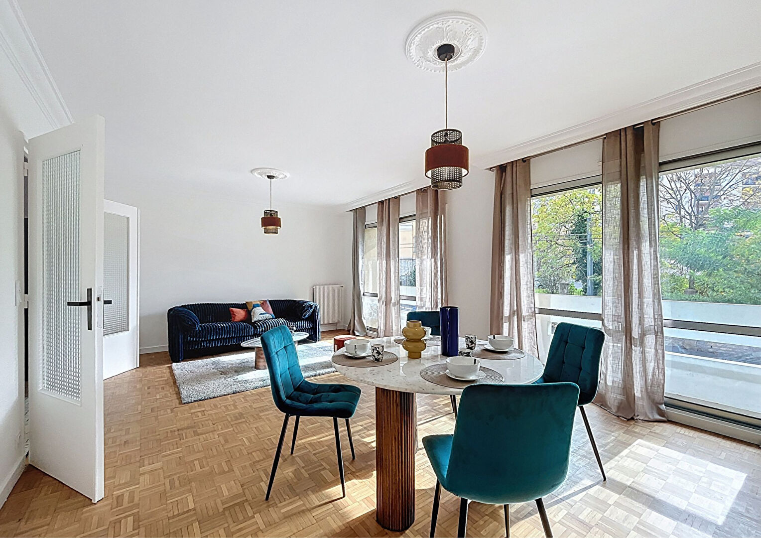 Photo TOLSTOI 163 - T3 meublé de 94m² avec balcons, cave et garage - VILLEURBANNE-GRAND CLEMENT image 4/6