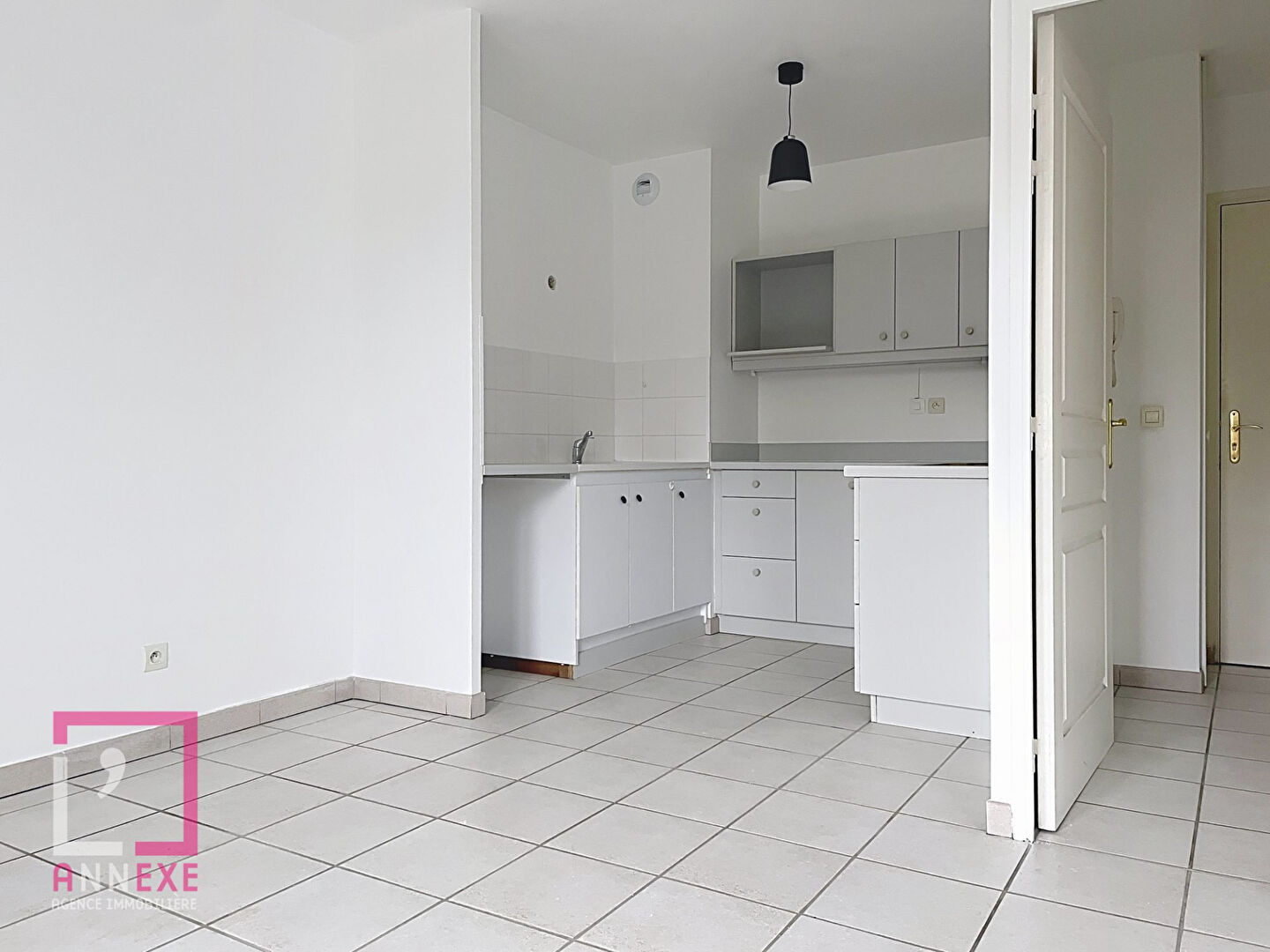 Photo BLOOM - T2 de 42 m² avec balcon, cave et garage double image 2/6