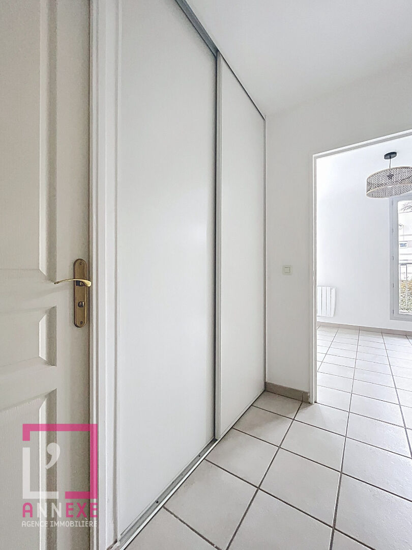 Photo BLOOM - T2 de 42 m² avec balcon, cave et garage double image 4/6