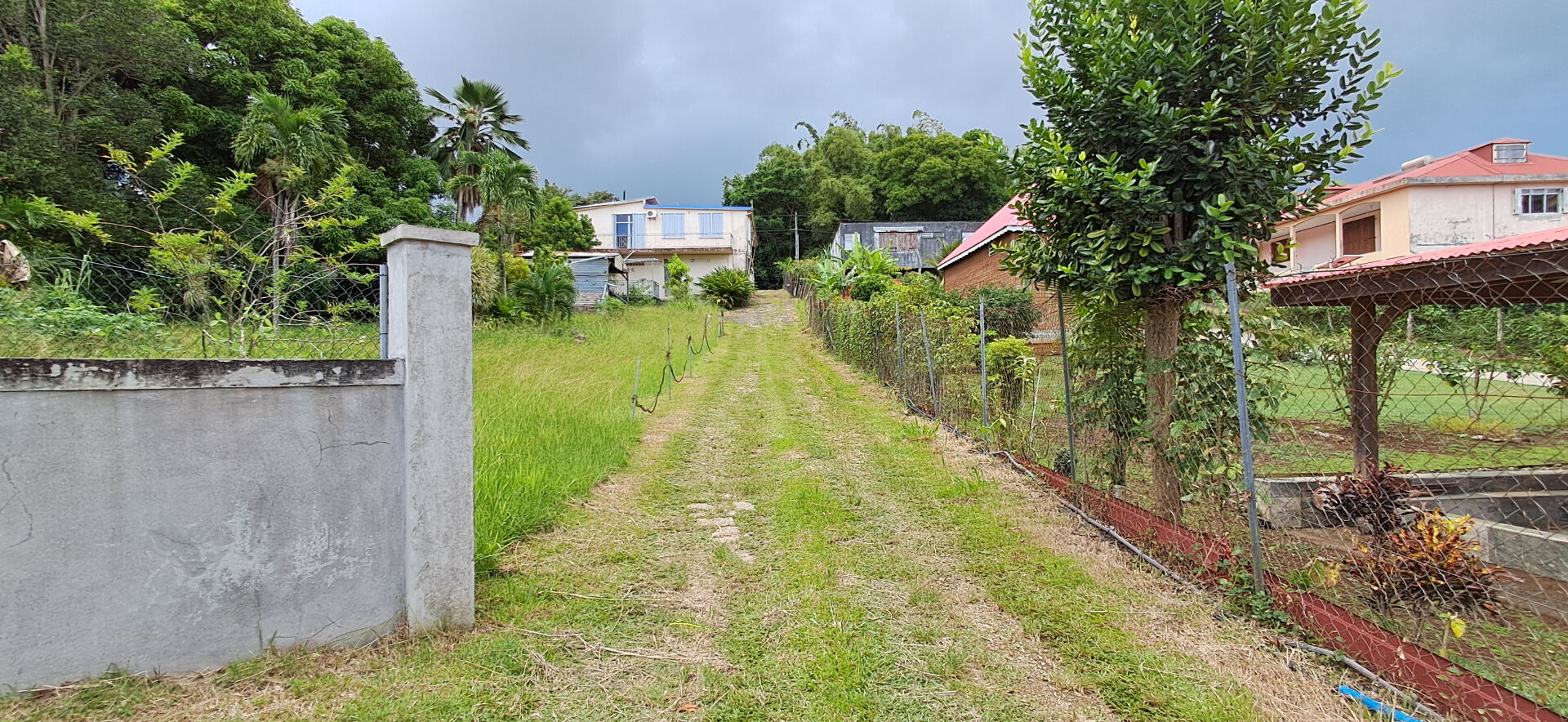 Photo Beau terrain constructible à Bel-Air Desrozières image 3/3