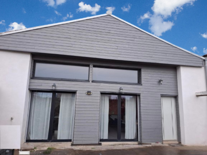 Photo Ensemble immobilier Maison LOFT + 2 hangars (400m²+ 130m²) image 3/6