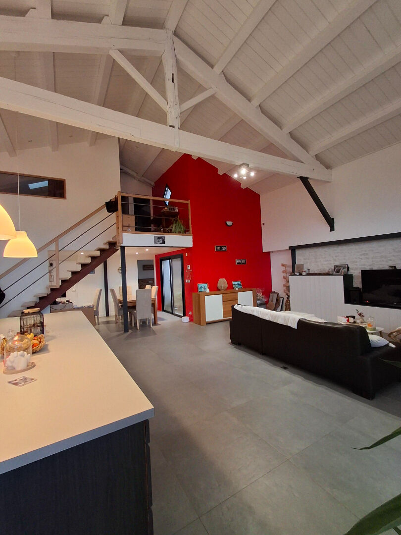 Photo Ensemble immobilier Maison LOFT + 2 hangars (400m²+ 130m²) image 4/6