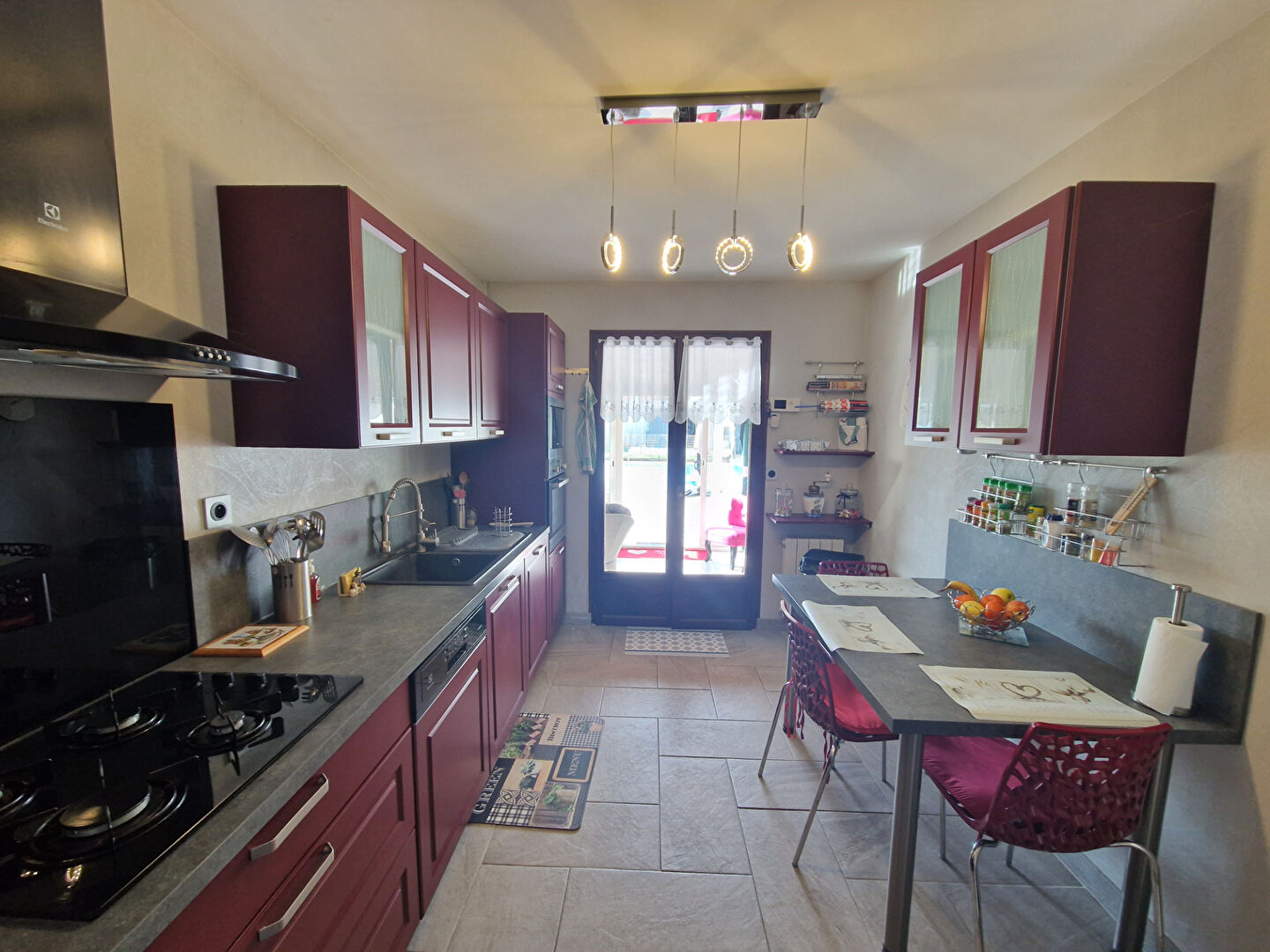 Photo Maison Thaire 5 pièce(s) 105m2 image 3/6