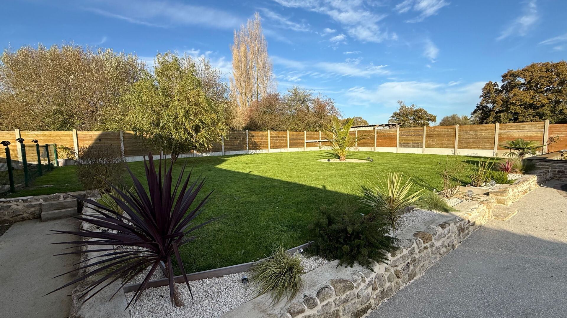 Photo PICAUVILLE - MAISON EN PIERRE ENTIEREMENT RENOVEE image 2/6