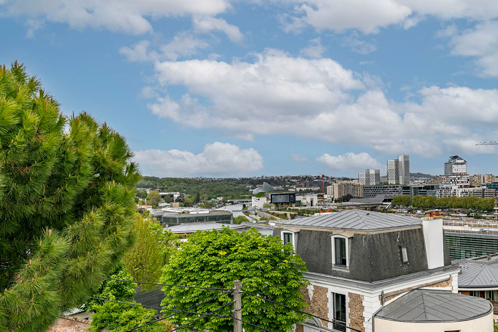 Photo Maison 6 pièces sur terrain de 384 m² vue Paris image 1/6