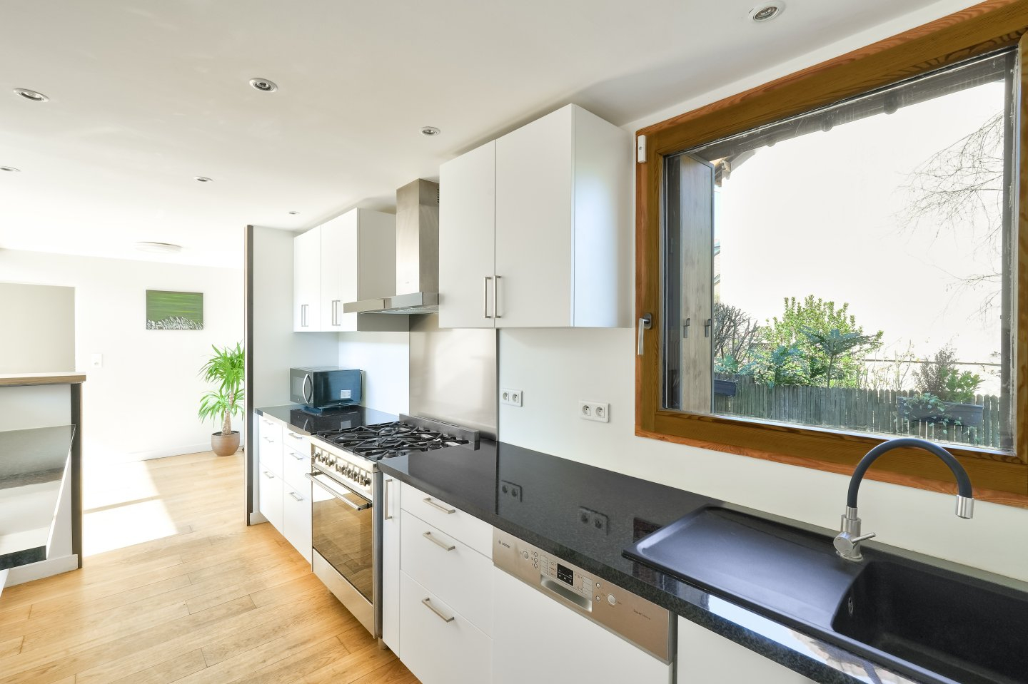 Photo Maison d'architecte 5 pièces sur terrain de 243 m² image 3/6