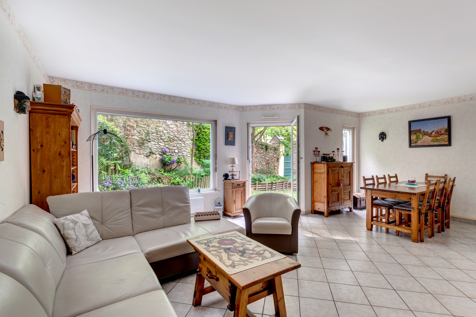 Photo Maison récente 8 pièces sur terrain de 400m² image 2/6