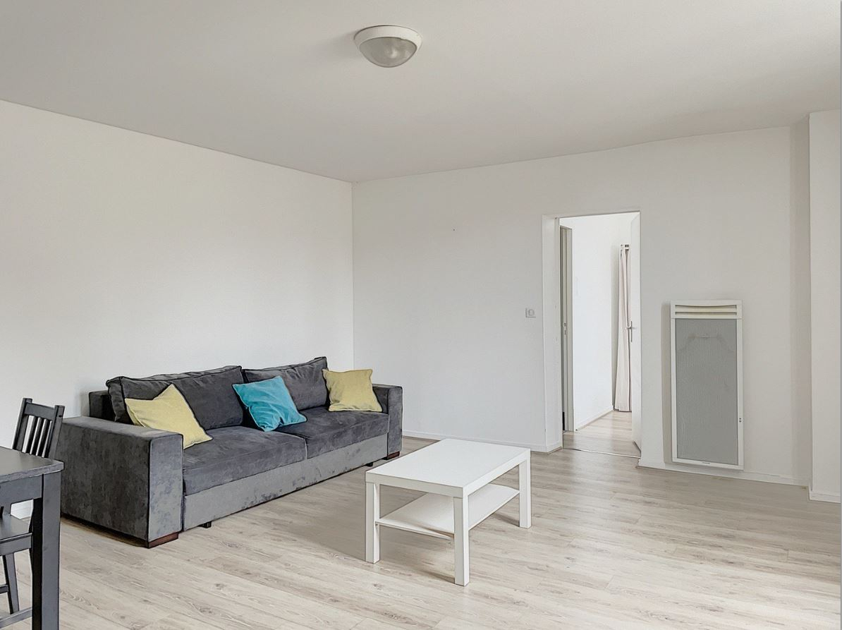 Photo Grand T2 meublé ensoleilé proche St Seurin image 1/4