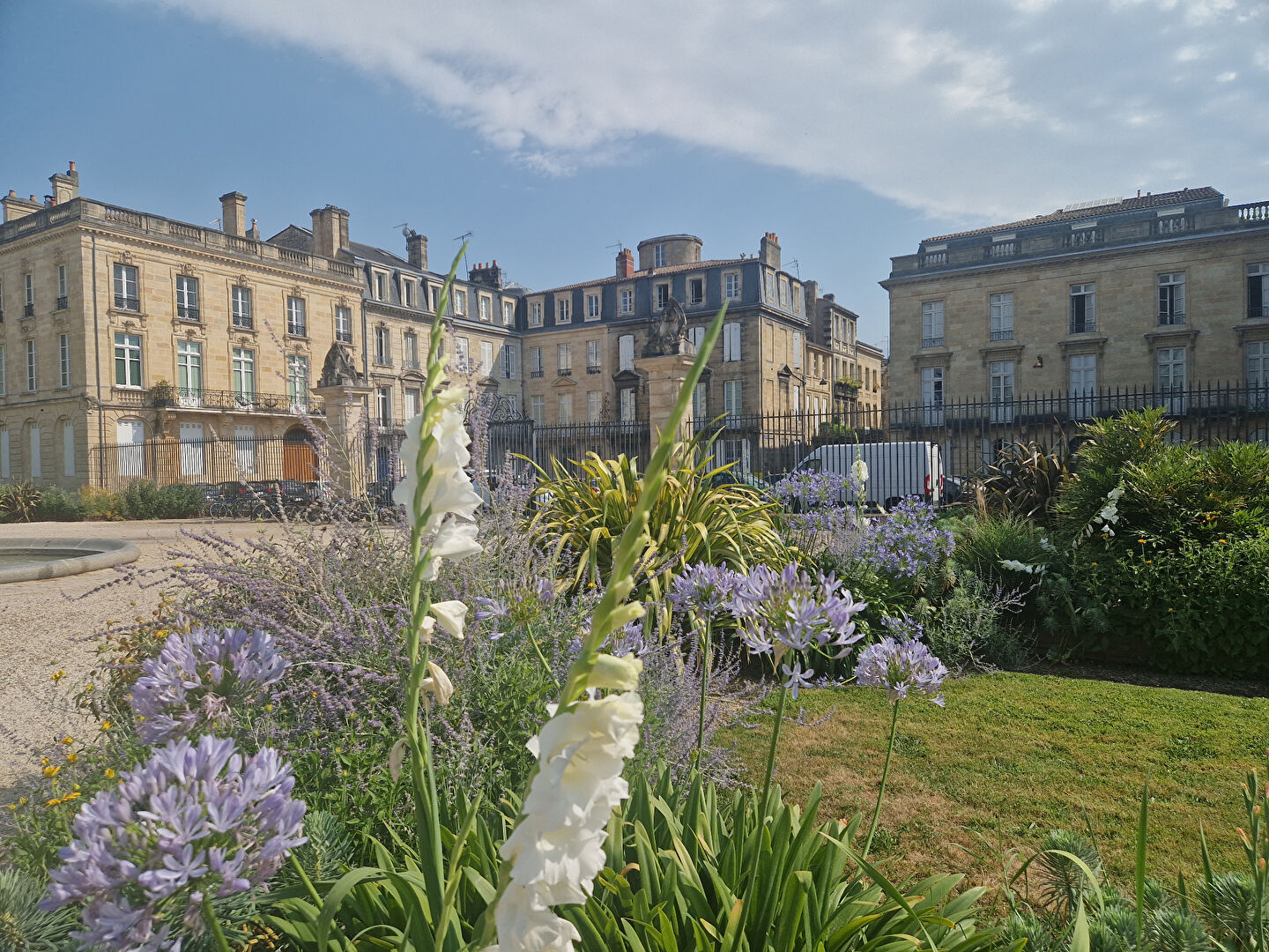 Bel Immeuble Jardin Public
