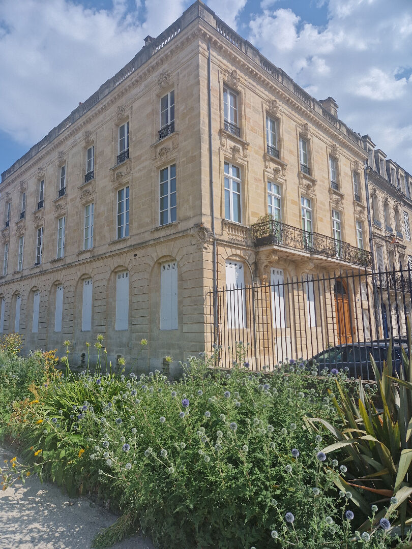 Photo Bel Immeuble Jardin Public image 2/2